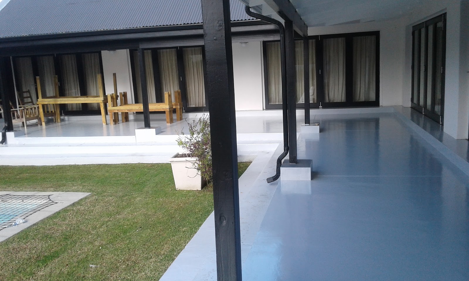 RIAANS PAINTING MAINTENANCE pty ltd